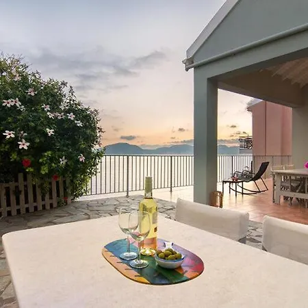 Luxury Seafront Villas, Kefalonia, 100m & Center, 4 Stars Services, Parking - Near Myrtos - Fiskardo *