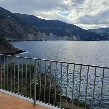 Villa Luxury Seafront Villas, Kefalonia, 100m & Center, 4 Stars Services, Parking - Near Myrtos - Fiskardo *