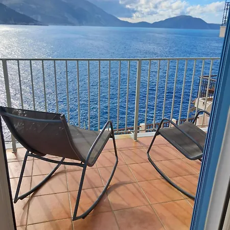 Luxury Seafront Villas, Kefalonia, 100m & Center, 4 Stars Services, Parking - Near Myrtos - Fiskardo Willa *