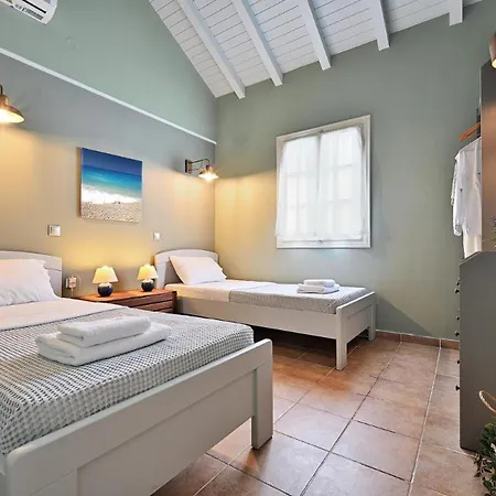 Luxury Seafront Villas, Kefalonia, 100m & Center, 4 Stars Services, Parking - Near Myrtos - Fiskardo *